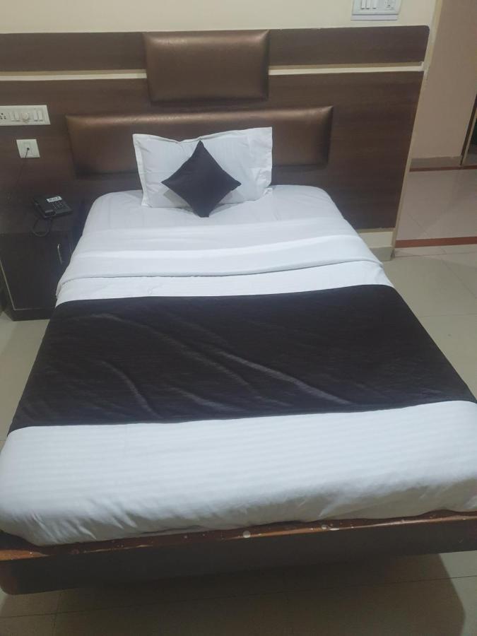 Hotel Anmol Ambikāpur Exteriér fotografie